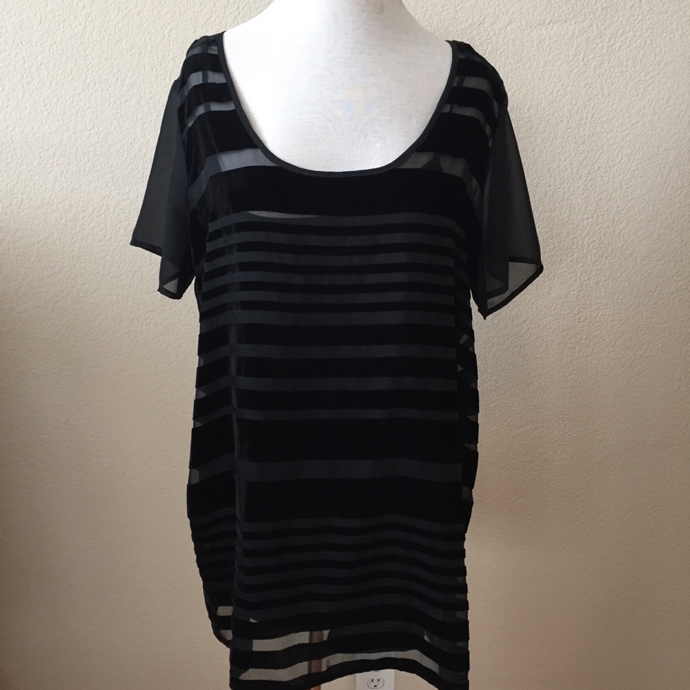 *MATERNITY* Motherhood Maternity Long Top L